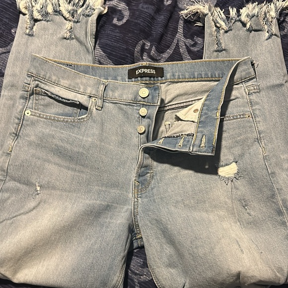 Express - - Picture 2 of 5